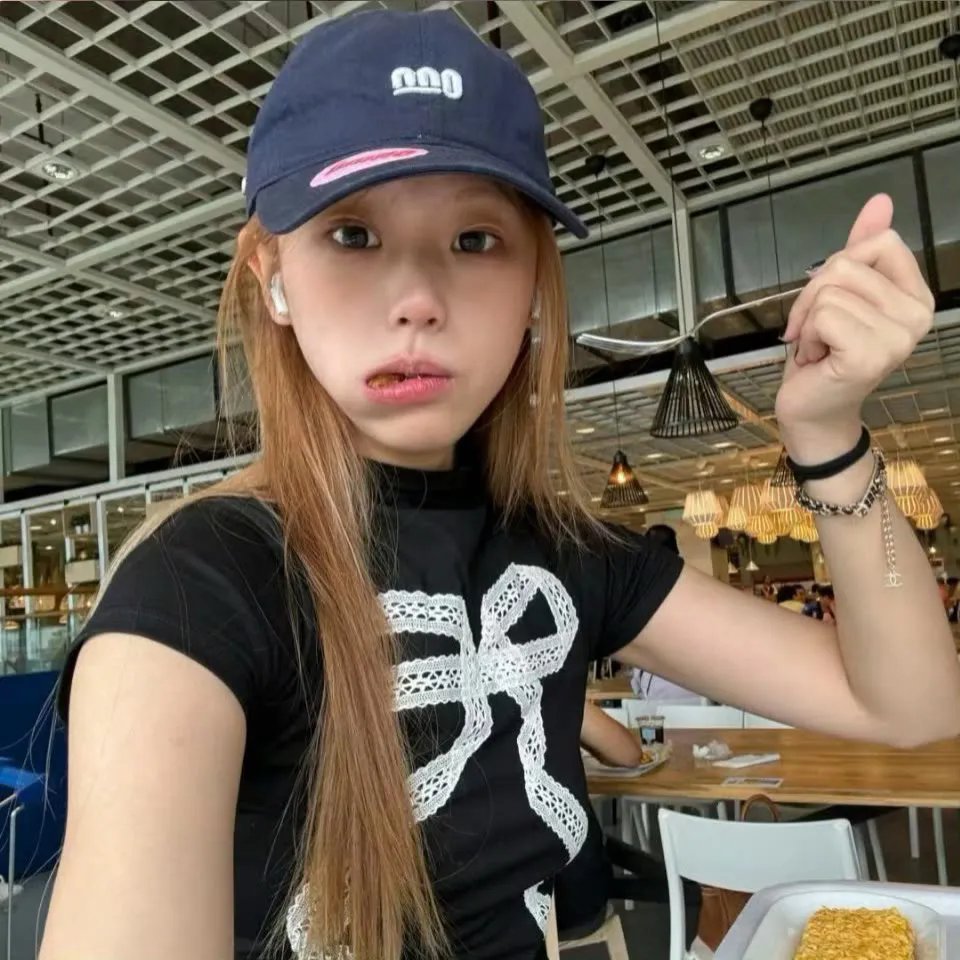 村里来了个洋媳妇